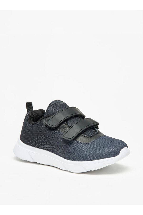 Dash-Textured Sports Shoes with Hook and Loop Closure 1