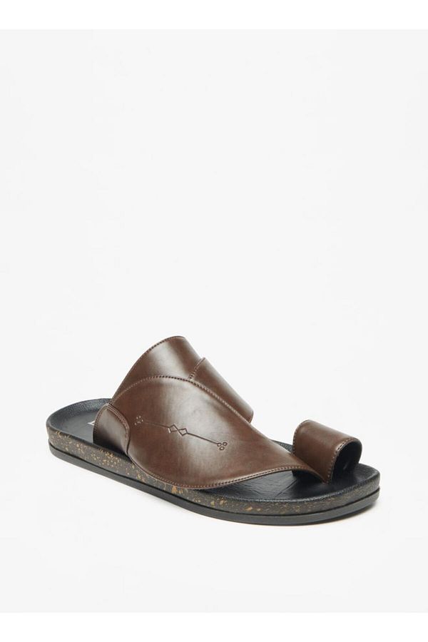 LBL by Shoexpress-Solid Slip-On Arabic Sandals with Toe Loop 1