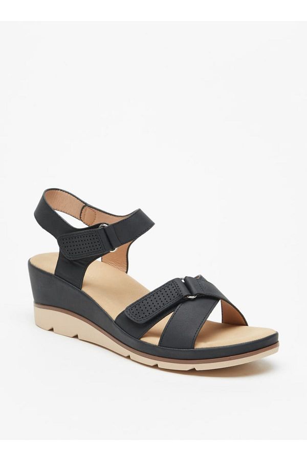 Hook loop wedge sandals top