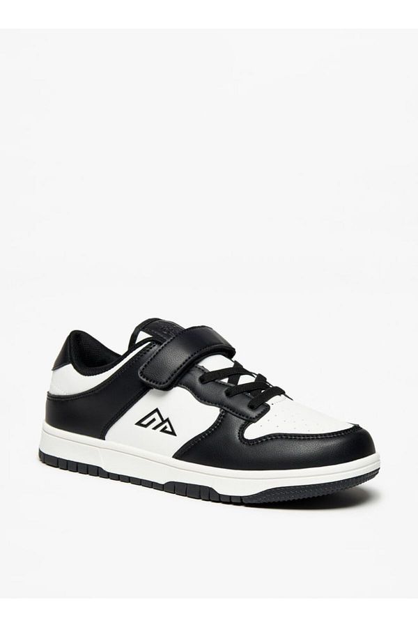 Oaklan by Shoexpress-Panelled Sports Shoes with Hook and Loop Closure 1