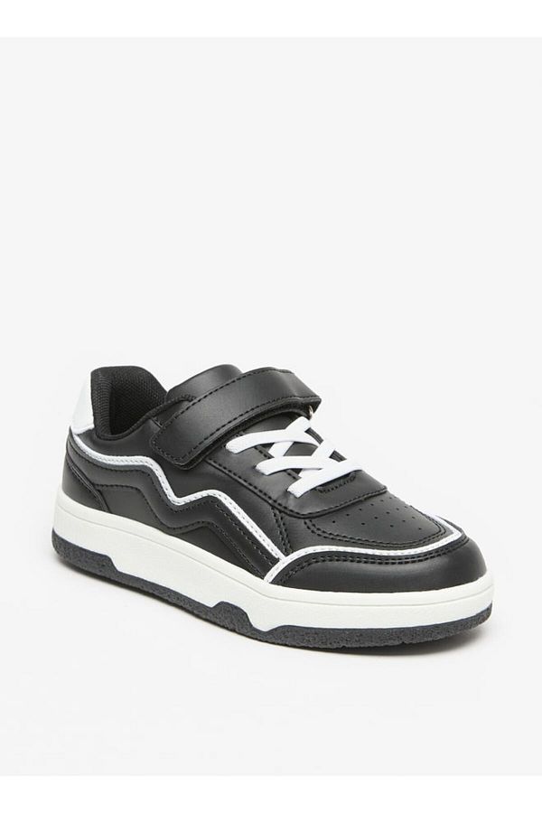 LBL by Shoexpress-Colourblock Sneakers with Hook and Loop Closure 1