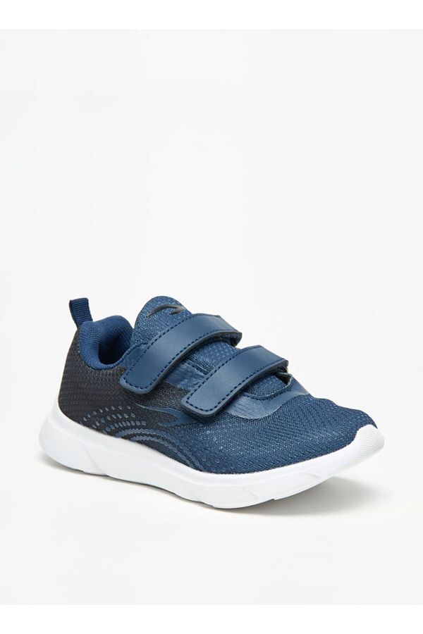 Dash-Textured Sports Shoes with Hook and Loop Closure 1