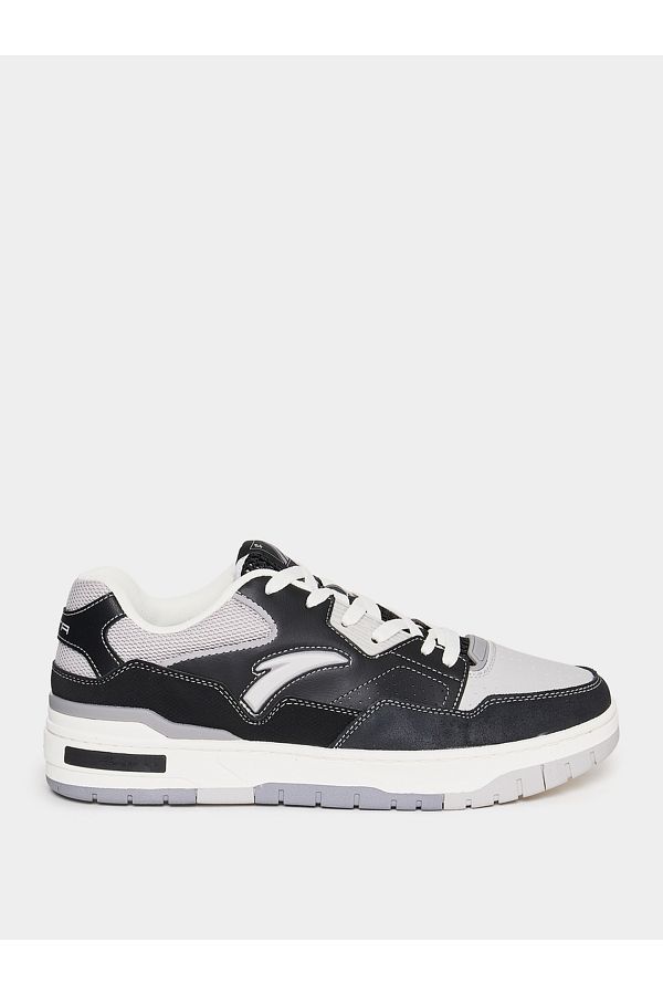 Roaring 2 shoes shop