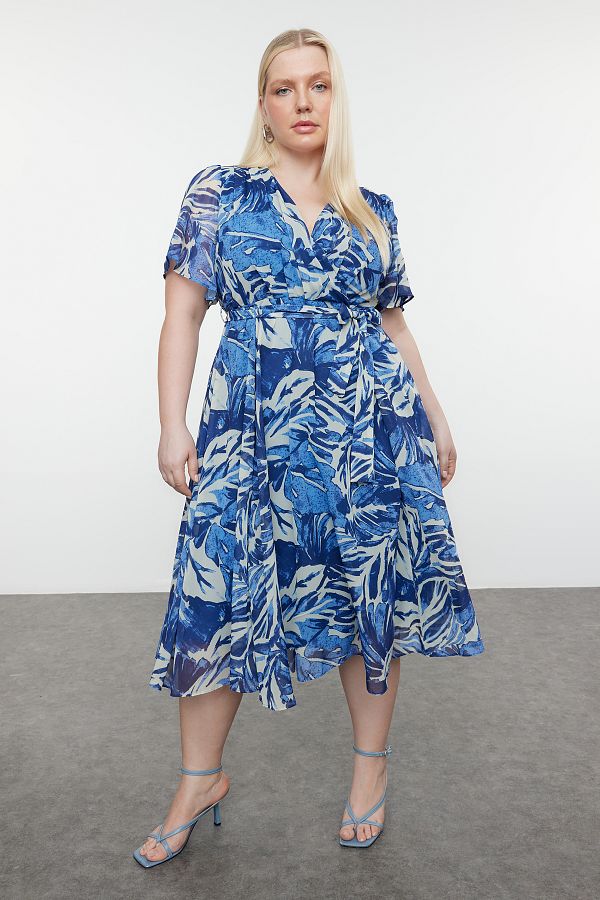 Trendyol Curve-Rochie din șifon cu model de frunze tropicale albastră țesută la două piept TBBSS24AH00154 1