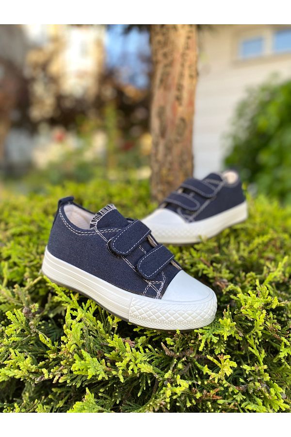 Wide velcro sneakers top