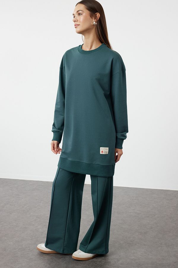 Trendyol Modest-Trainingsanzug-Set mit Rundhalsausschnitt und Ornament-Label in Petrolfarben - TCTAW22EN0060 1