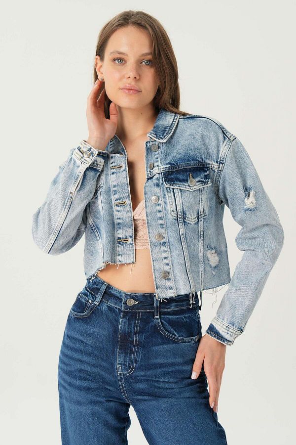 Dark jeans and light jean jacket discount