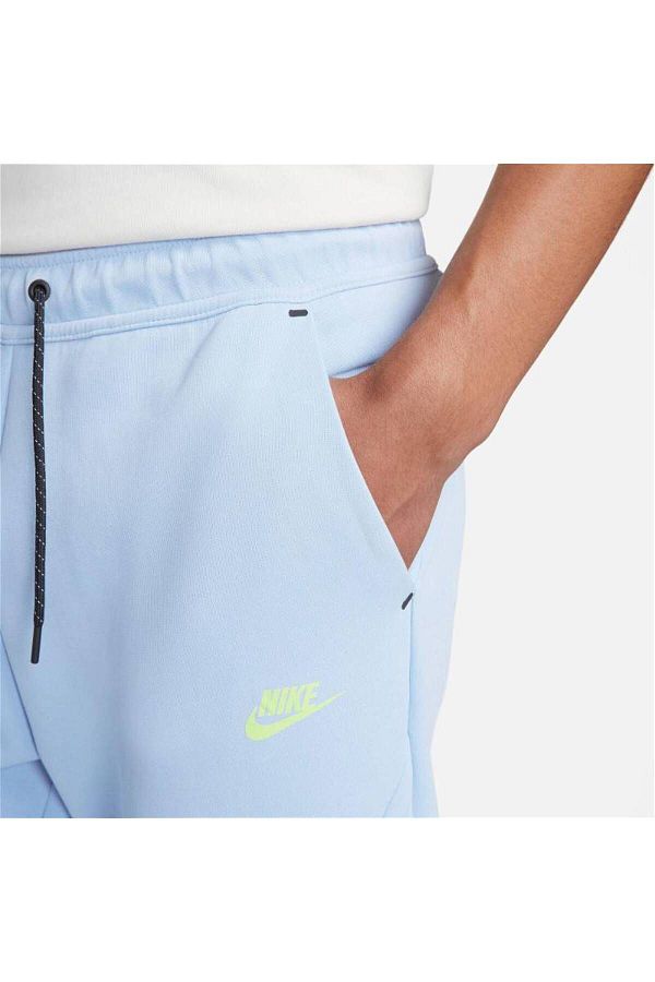 Nike sweatpants and shirt online