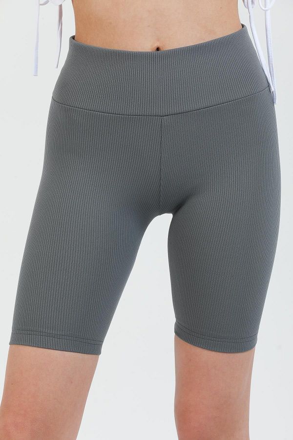 Domoda-Graue kurze Shorts mit hoher Taille und gerippten Sport-Biker-Strumpfhosen 1