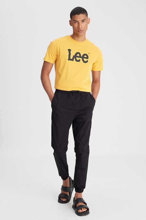 Lee Regular Fit Regular Cut Normal Waist Narrow Leg Men s Black Jogger Pants Trendyol