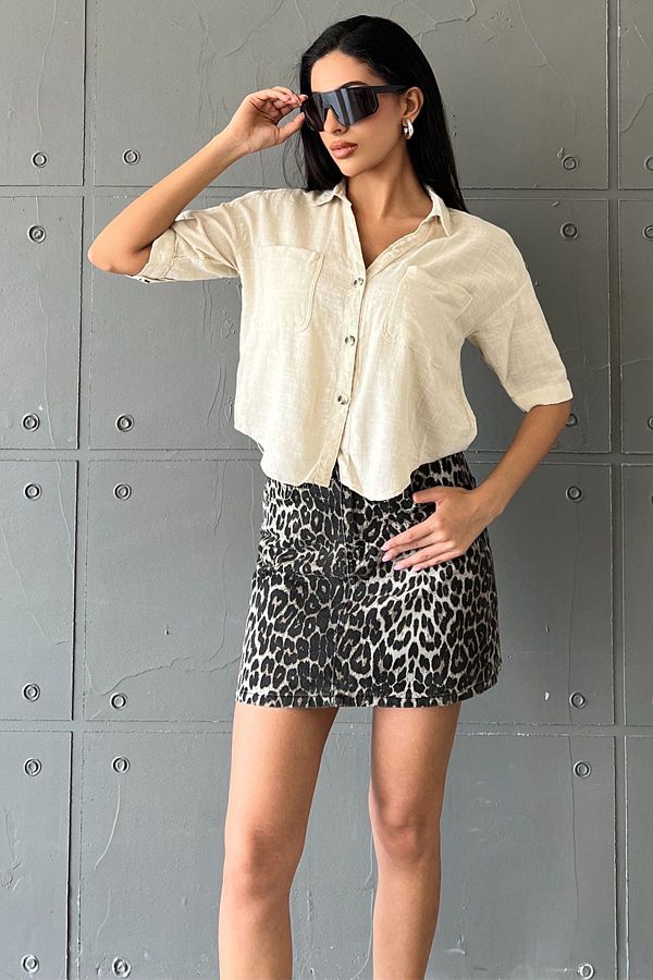 Maule-Beige Baumwoll-Viskose Cool of Summer: Boxy Relaxed Fit Damen-Kurzarmhemd @parma 1