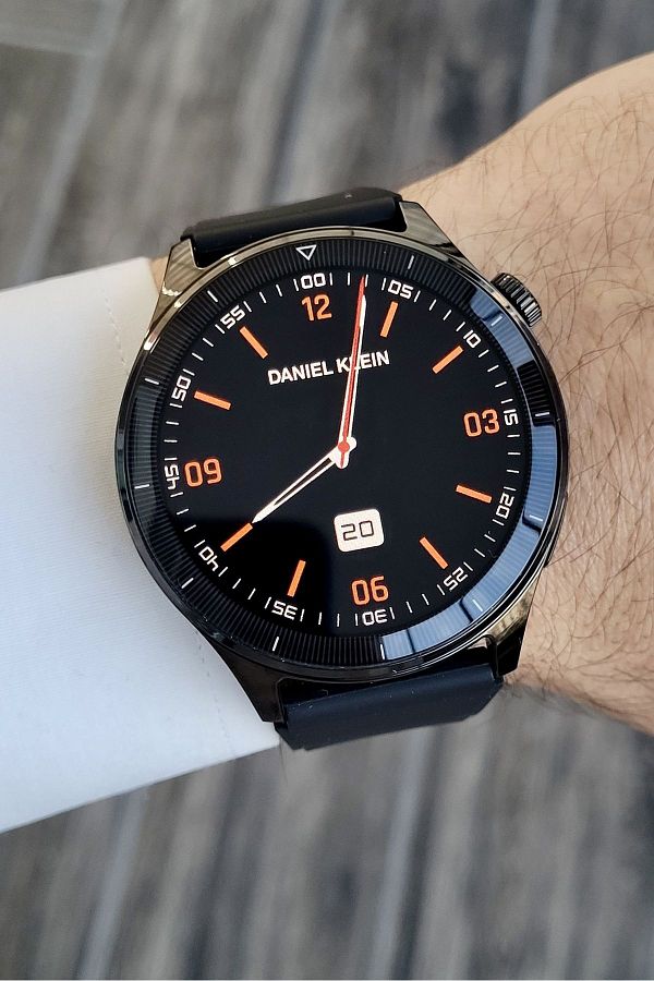 Daniel Klein-Black Color Android and iPhone Compatible Smart Watch with Replaceable Cord 1