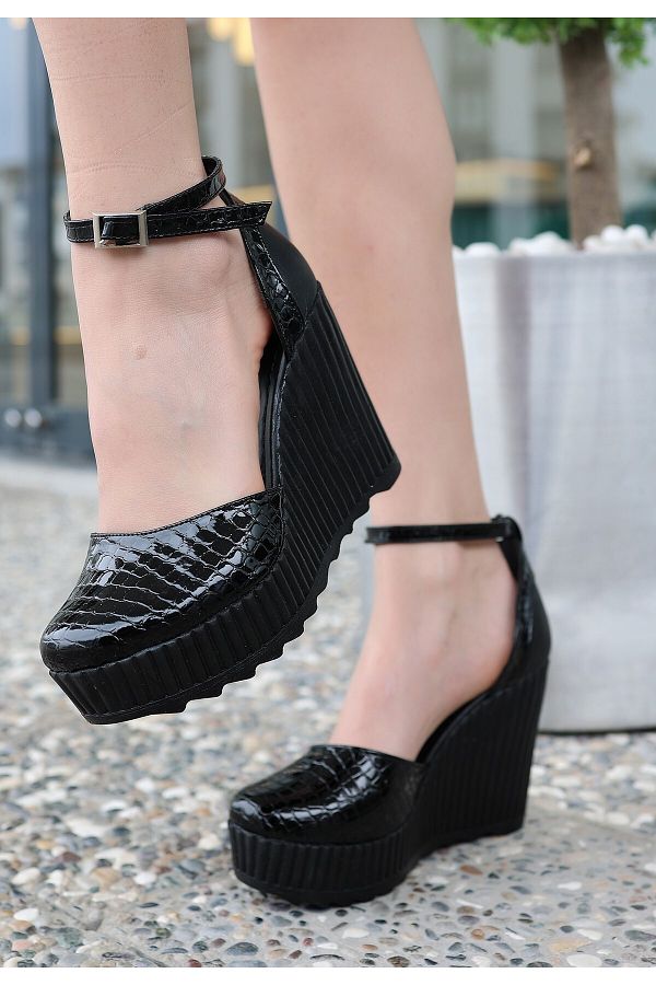 Fulu Leone Black Patent Leather Wedge Heel Shoes Trendyol