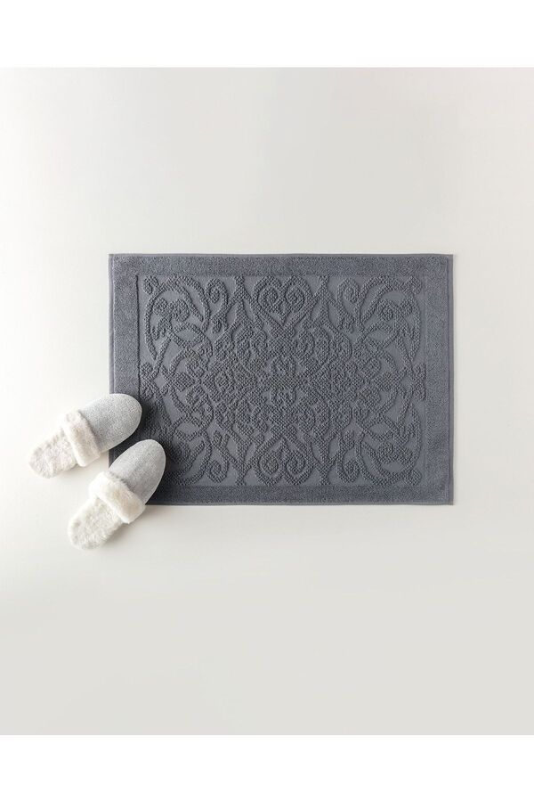 Madame Coco-Berthe Foot Towel Set 1