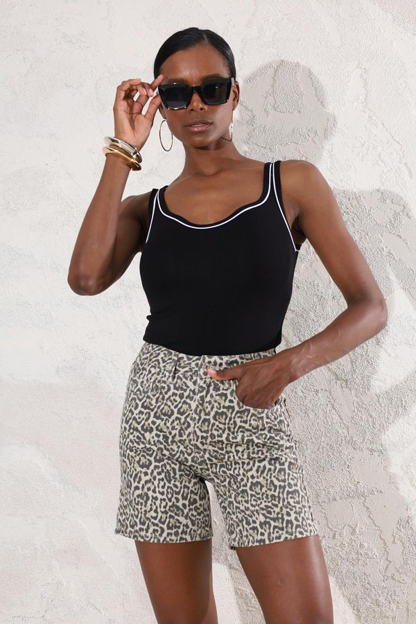 5in1Canpolat High Waist Leopard Print Stone Color Denim Shorts Trendyol