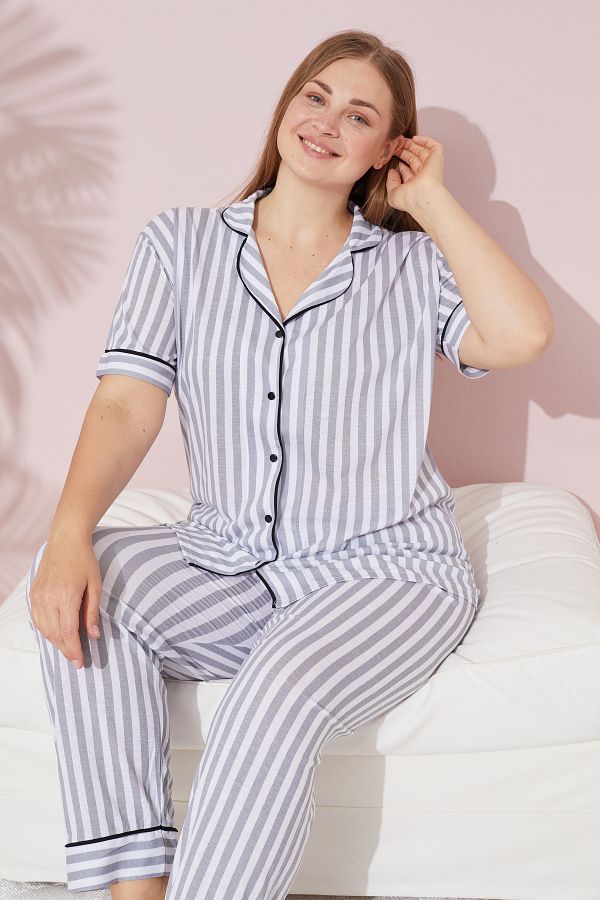 Siyah İnci-Plus Size Grey-White Striped Curve Pajamas Set - Oversize, Buttoned and Piping 1