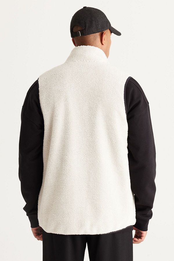 AC Co Alt ny ld z Classics Men s Beige Standard Fit Regular Cut Stand Collar Sherpa Fleece Vest Trendyol