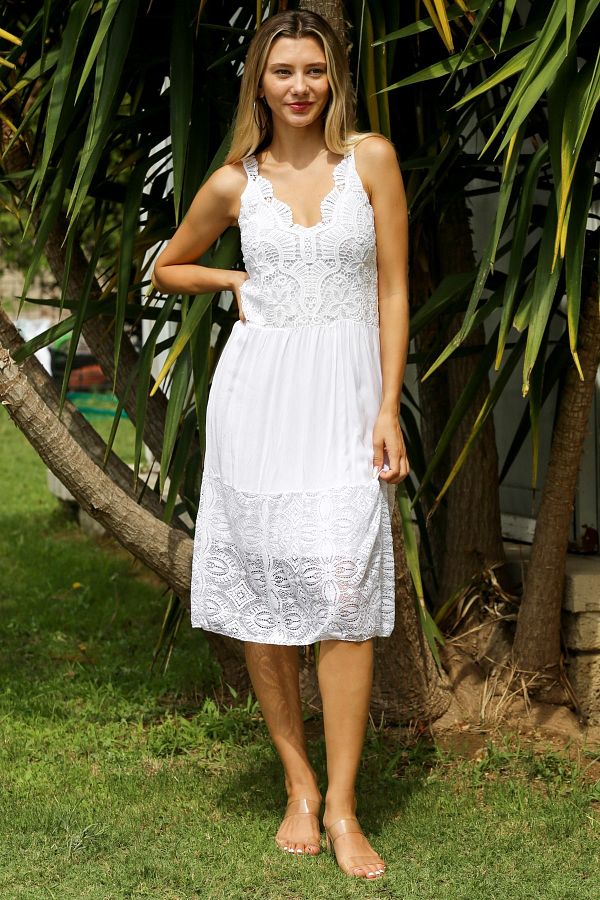 Chiccy White Lace Italian Scalloped Casual Dress Trendyol