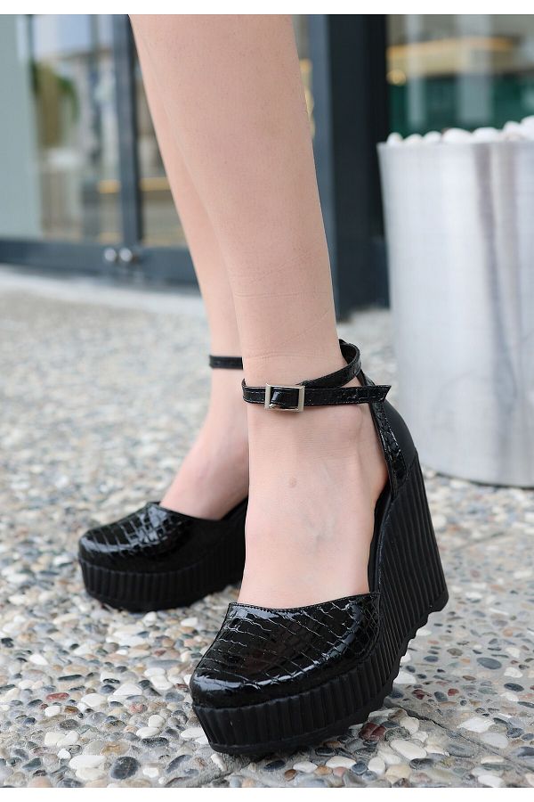 Black patent leather wedge shoes best sale