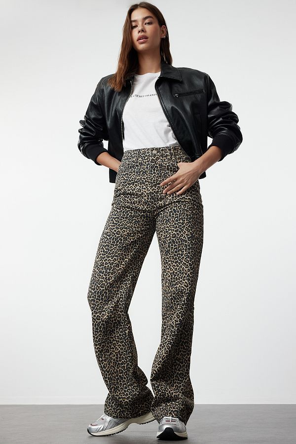 Trendyol Collection-Hnědé široké džíny s vysokým pasem a leopardím potiskem - Twoss24Je00286 1
