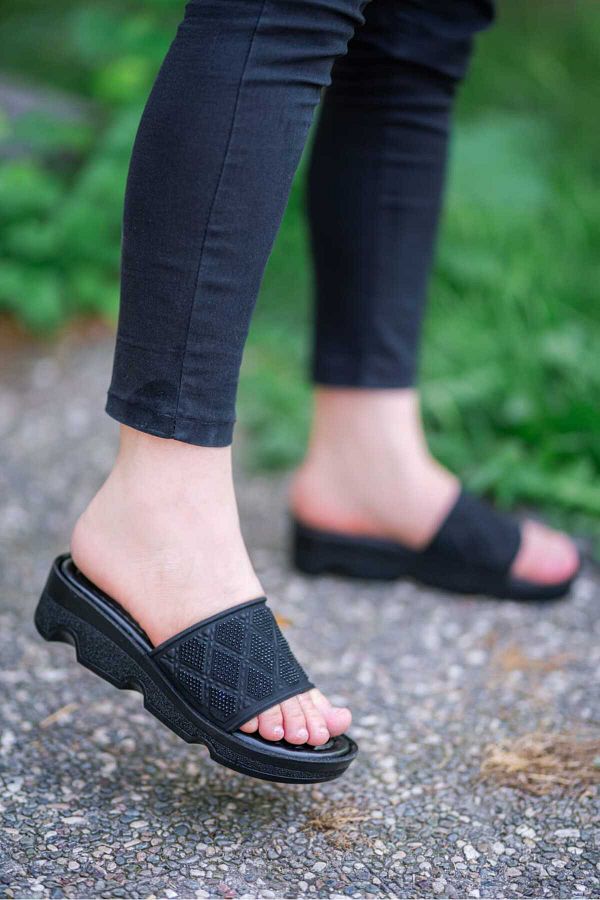 Plain black slippers womens hotsell