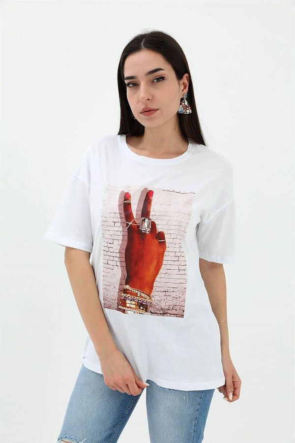 Tienda Elegante White Single Jersey T shirt Crew Neck and Hand Printed Trendyol