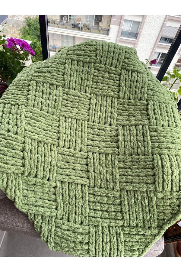 Alizee-Puffy Baby Blanket - Comfortable and Stylish 1