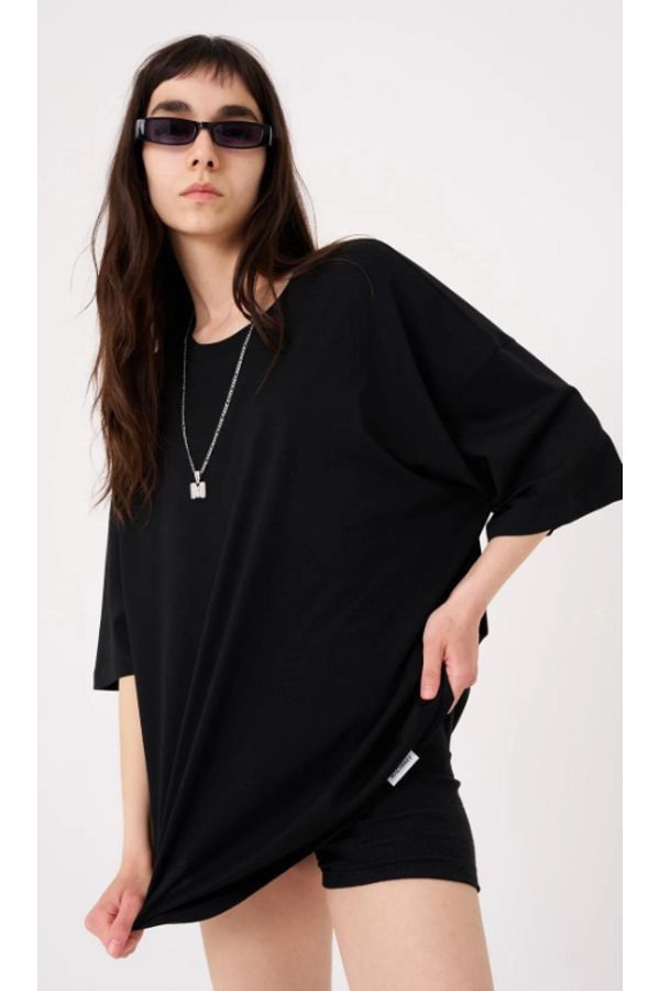 Machinist Women s Basic Cotton Supreme Oversize Black T shirt Trendyol