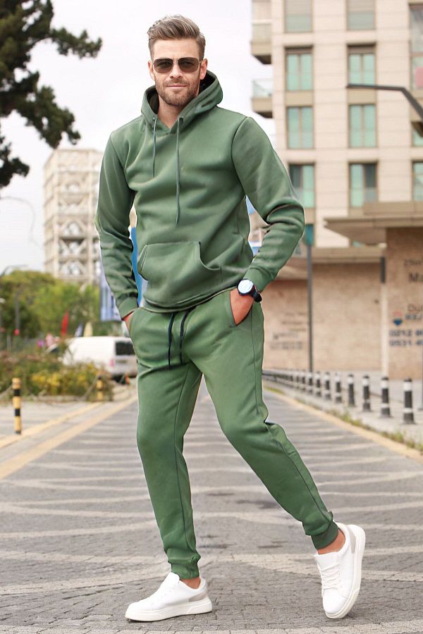 Khaki sweatsuit 2025
