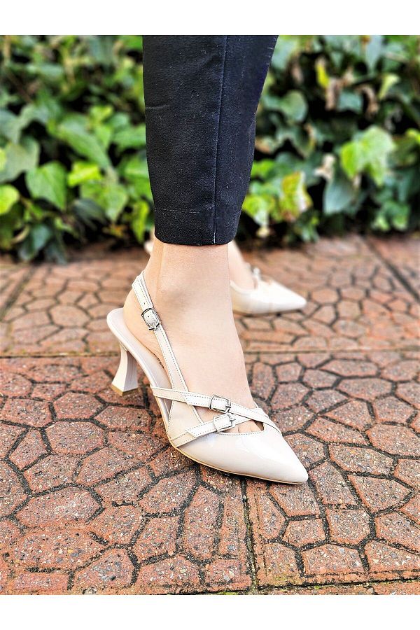 EPTC Women s Pointed Toe Cross 2 Stripes Cream Patent Leather Stiletto Classic Heeled Shoes Trendyol