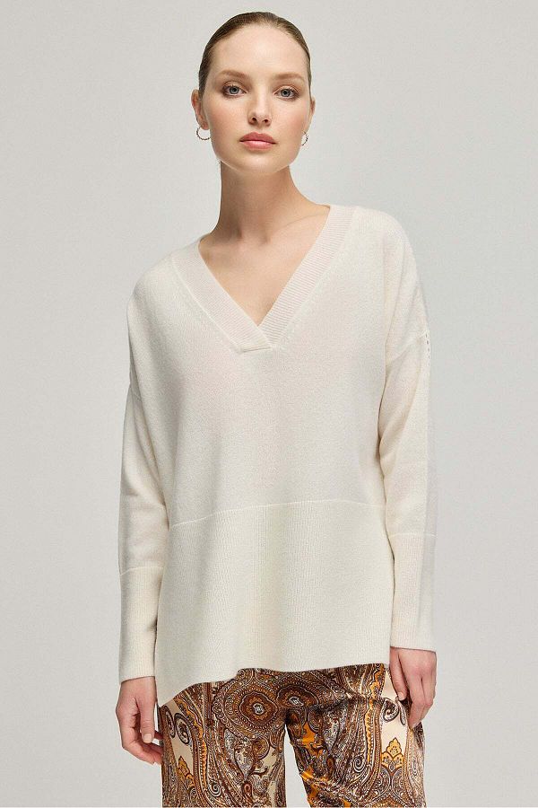 Silk and Cashmere Isabella Deep V Neck White Pure Cashmere Women s Sweater Trendyol