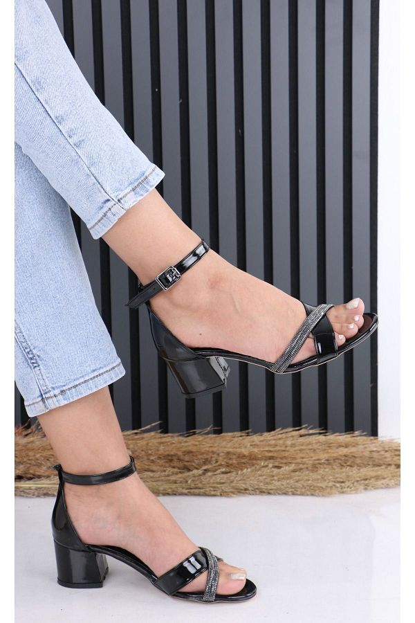 Black patent leather sandals low heel sales