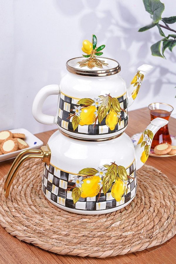 Miss Betty-Linda Enameled Teapot 1