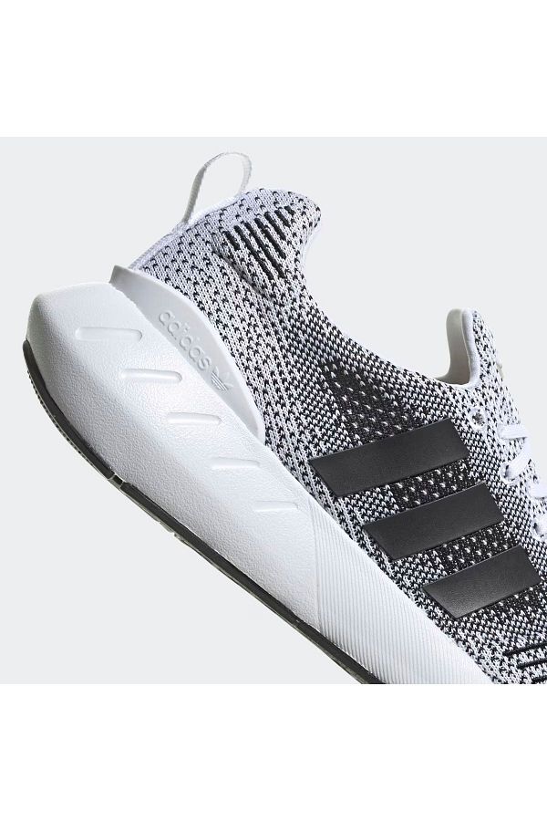 adidas Original Swift Run 22 White Black GZ3507 Trendyol