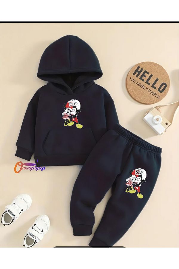 Selfie tracksuit store