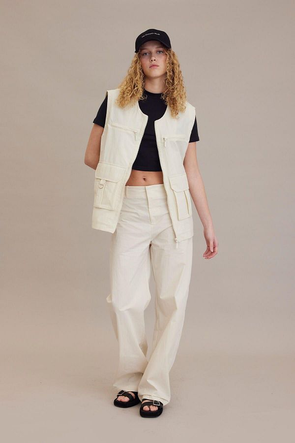 Manuka-VEST WITH TECHNICAL DETAIL VANILY 1