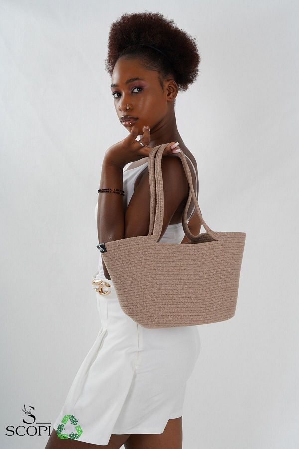 Straw pool bag outlet