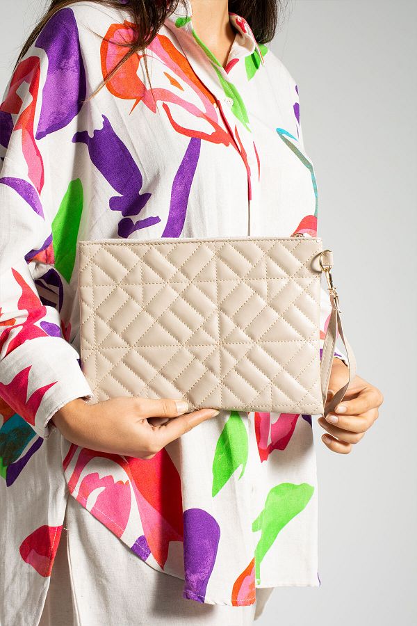 Geometric clutch bag clearance