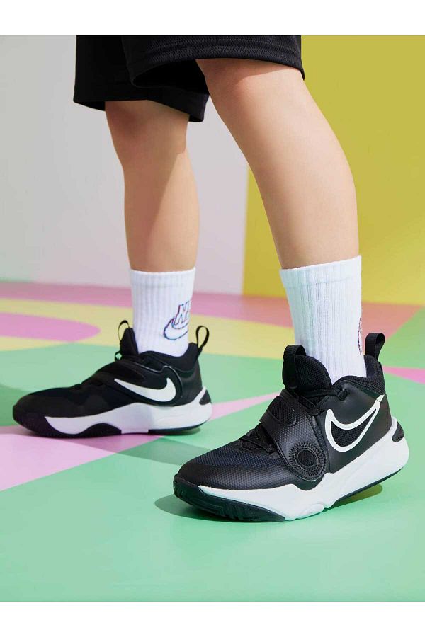 Nike Hustle11 Youth Basketball Shoes Black and White Trendyol