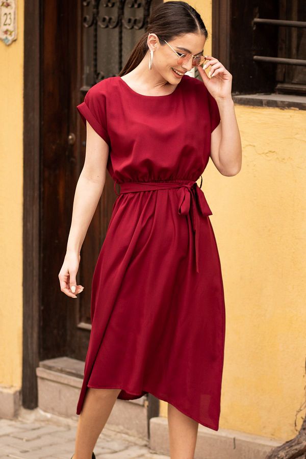 Burgunderrotes kleid
