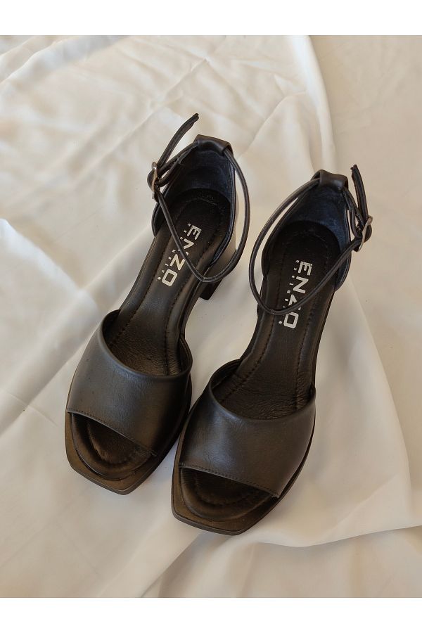 Enzo sandals discount