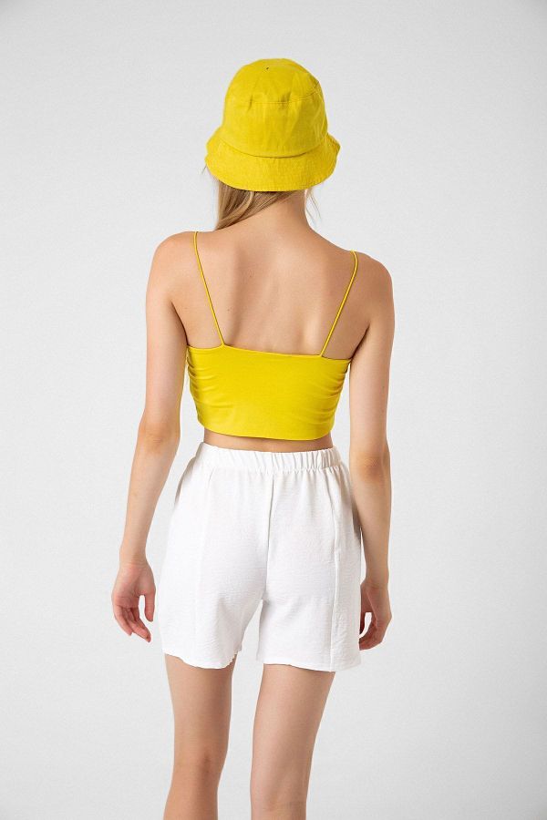 ESRA NAS Shorts White Normal waist Trendyol