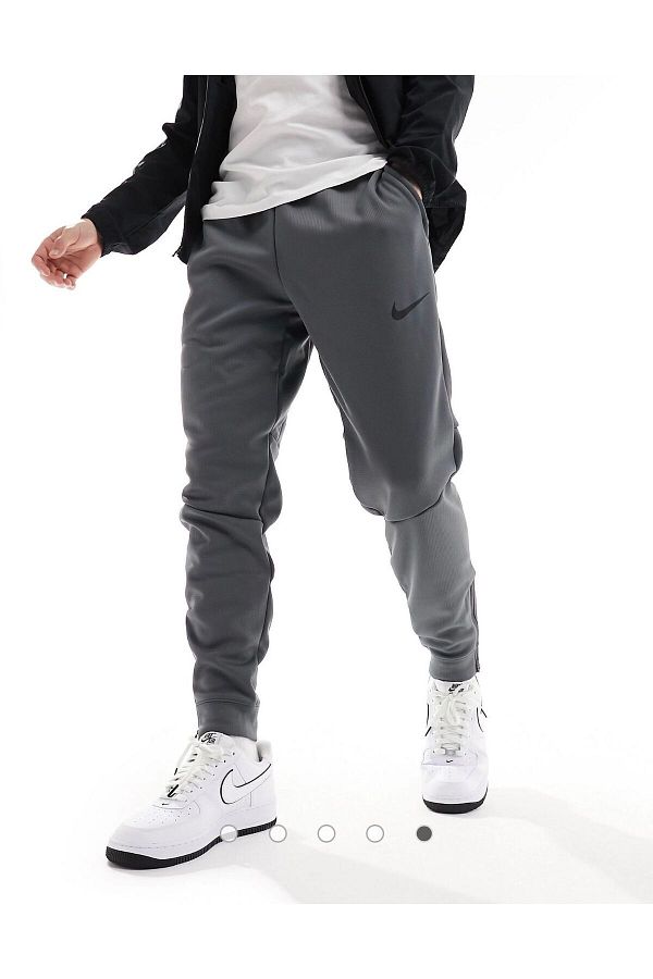 Nike sphere pro top