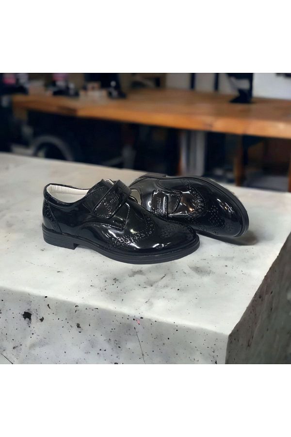 Boys black patent leather shoes shop