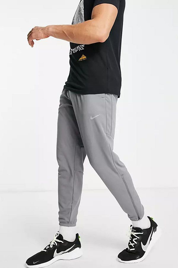 Nike sports joggers discount