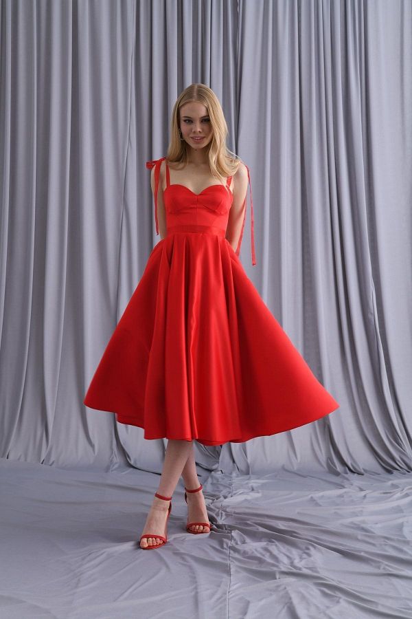 Tangül&Ali'S Moda Evi-Midi Length Red Dress with Chest Handle 1