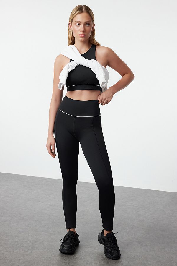 Trendyol Collection-Schwarze gestrickte Sport-Leggings mit breitem Gummibund – Raffung und reflektierenden Details THMAW25TY00008 1