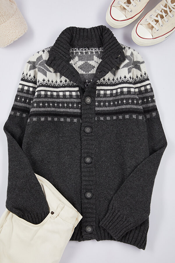 Trendyol Collection Graue Strickjacke im ethnischen Stil für