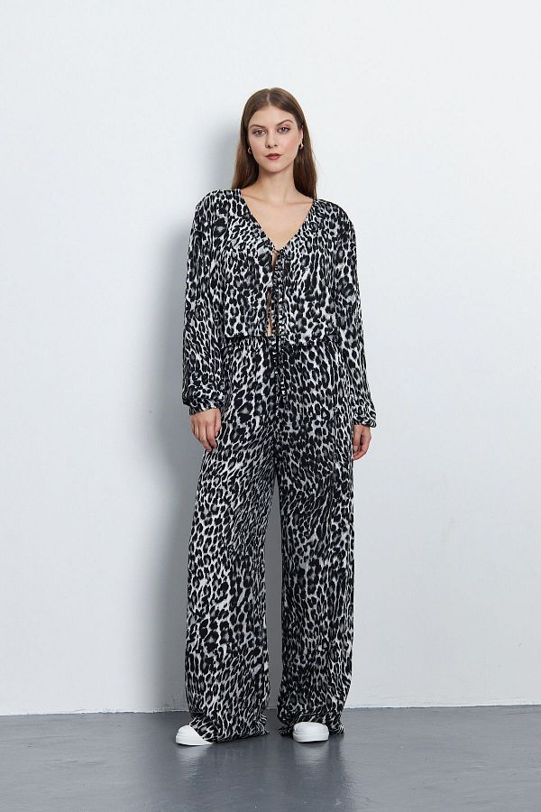 My Peak-Leopard Patterned Pants and Blouse Set 1