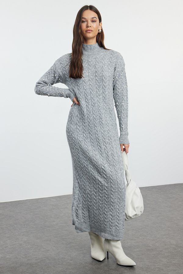 Trendyol Modest-Hajfonatos szürke kötöttáru ruha - gyöngyház kiegészítő TCTAW25EB00047 1